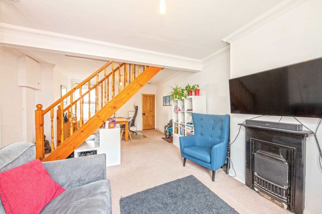 Property photo 3 of 7