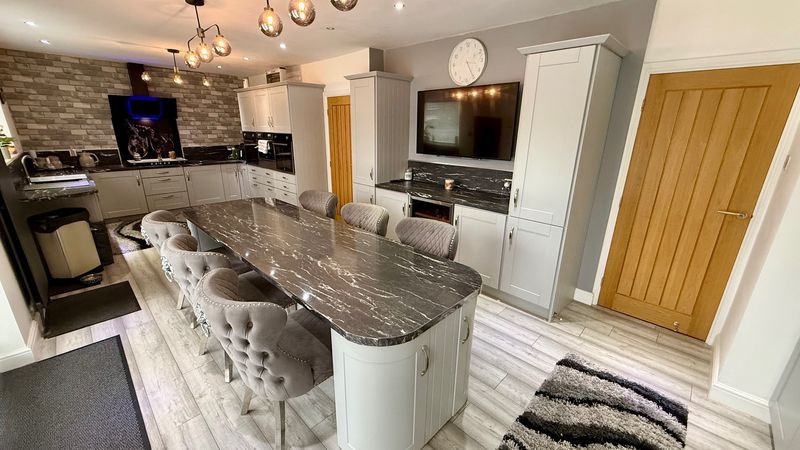 Property photo 3 of 30 Photo 36