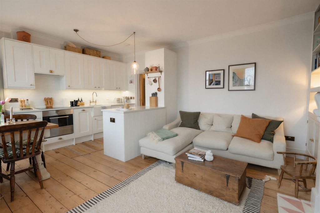 Property photo 2 of 18 Picture No. 01