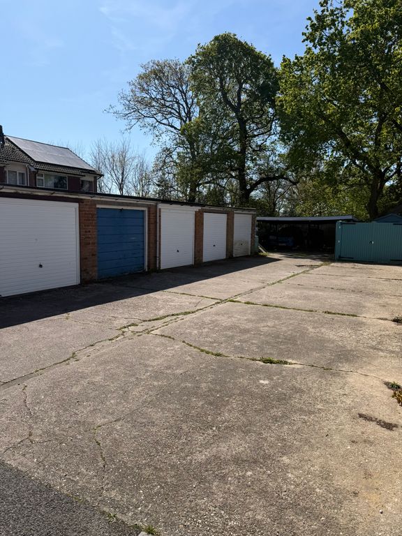 Property photo 3 of 27