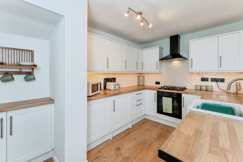 Property photo 2 of 19 Photo