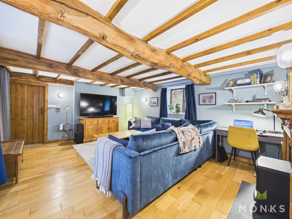 Property photo 3 of 19 Cam01420G0-Pr0837-Still009.Jpg