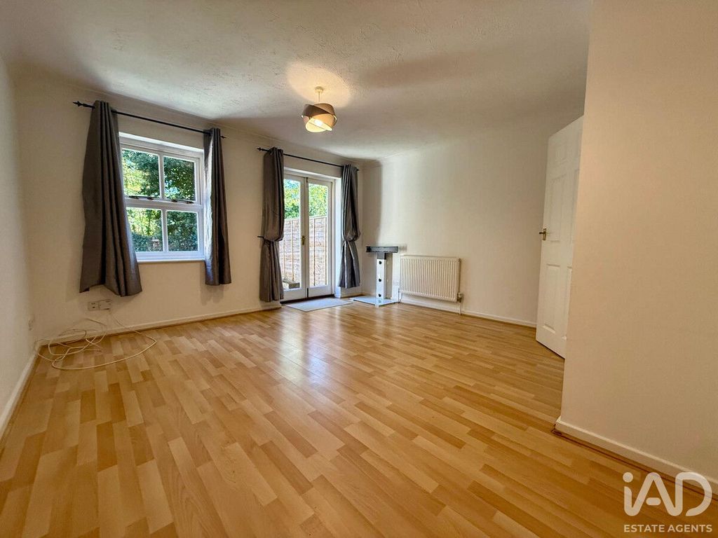Property photo 3 of 9