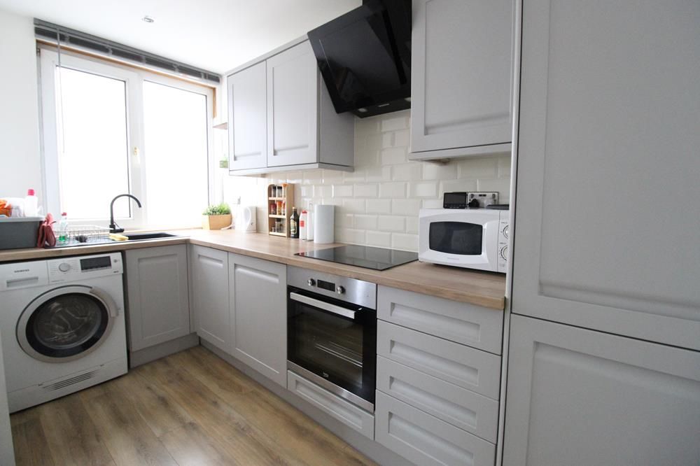Property photo 2 of 4 Kitchen 02
