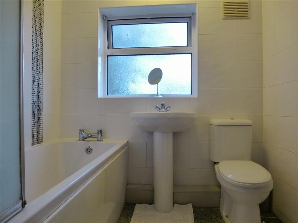 Property photo 2 of 6 Bathroom