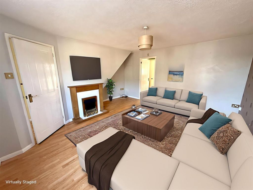 Property photo 2 of 11