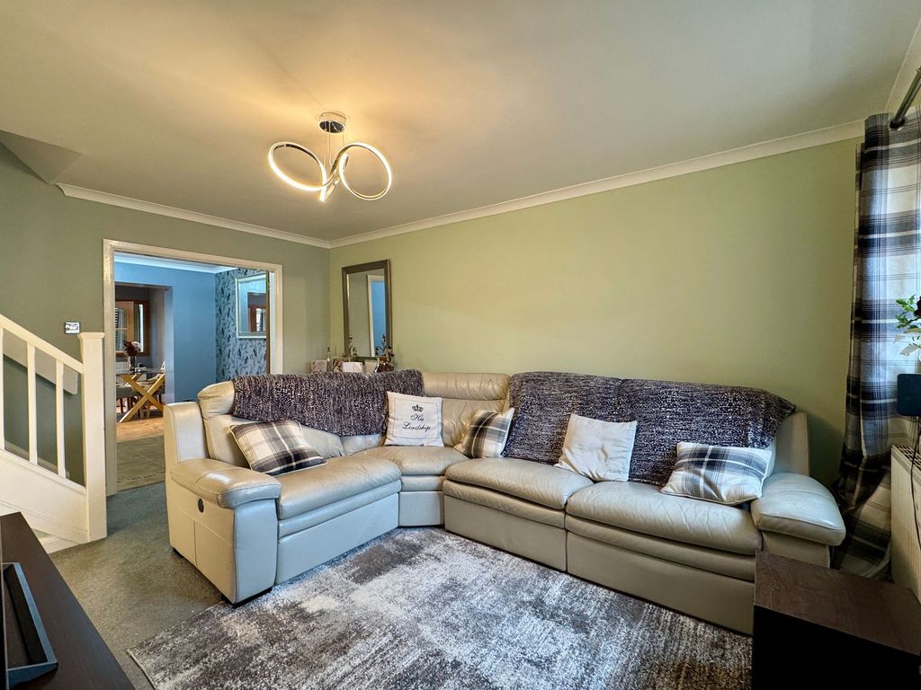 Property photo 2 of 27 Living Room