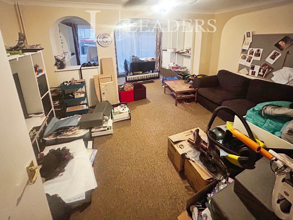 Property photo 3 of 5 07832Cef-LV1