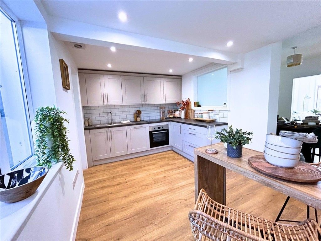 Property photo 3 of 13 Kitchen New
