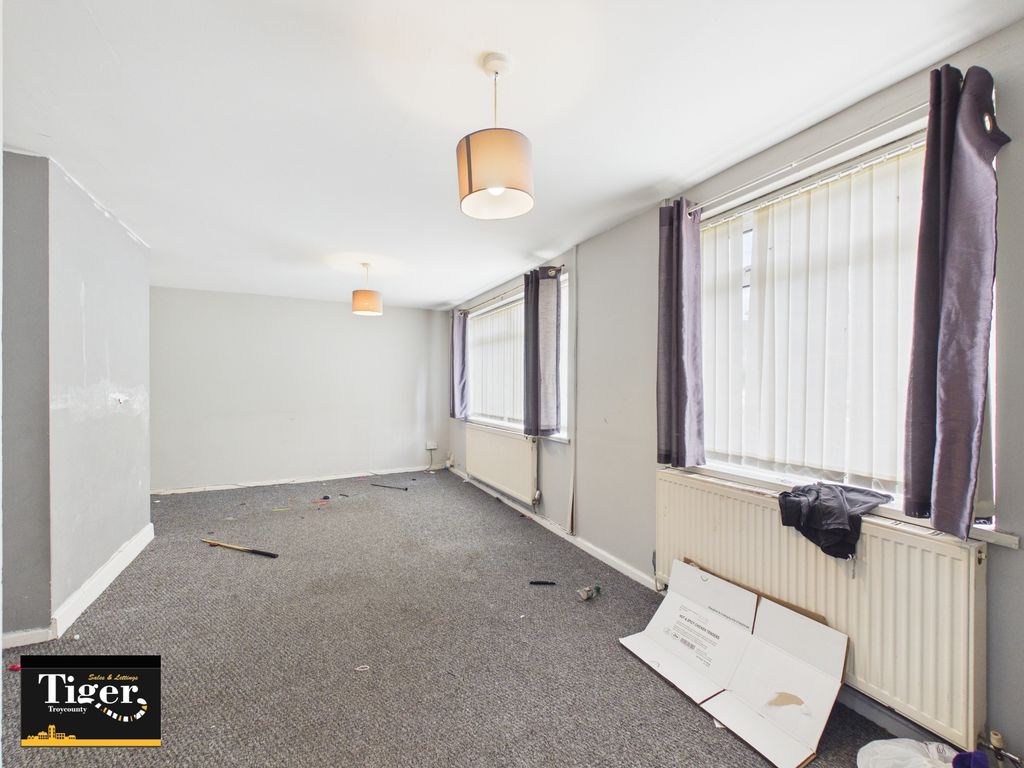Property photo 2 of 17 Cam03440G0-Pr0604-Still001