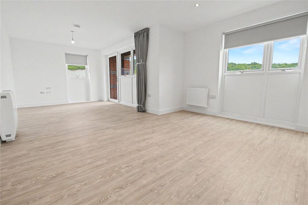 Property photo 2 of 12 Picture No. 02