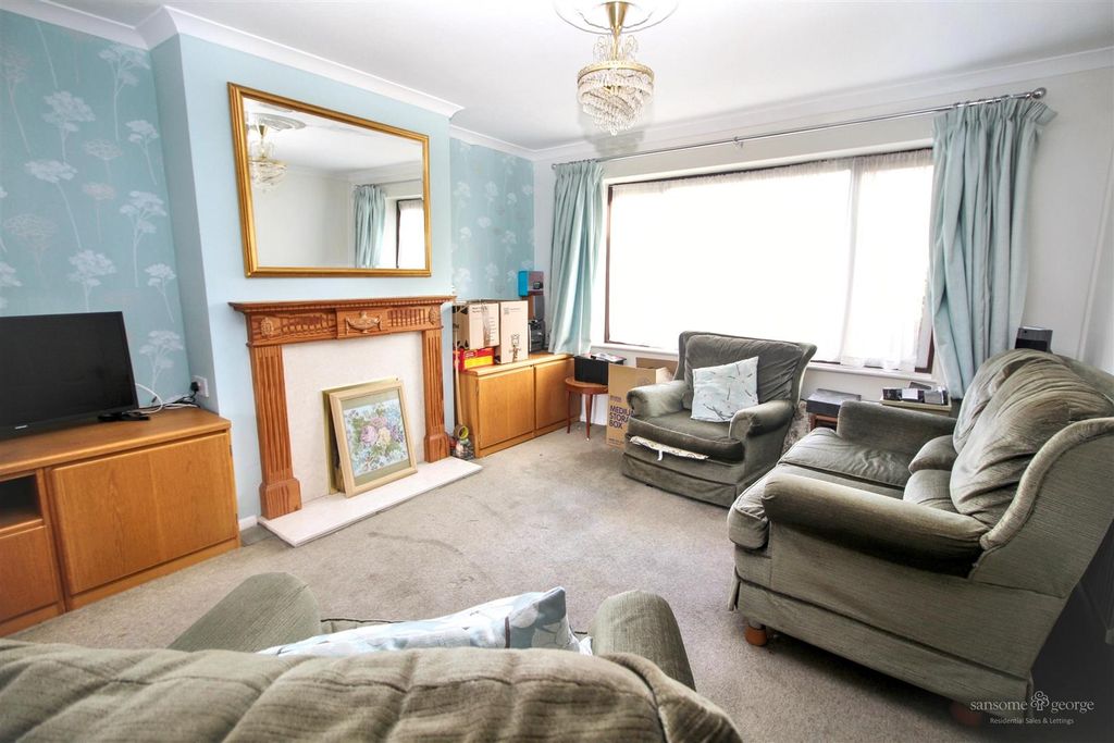 Property photo 2 of 18 Living Room