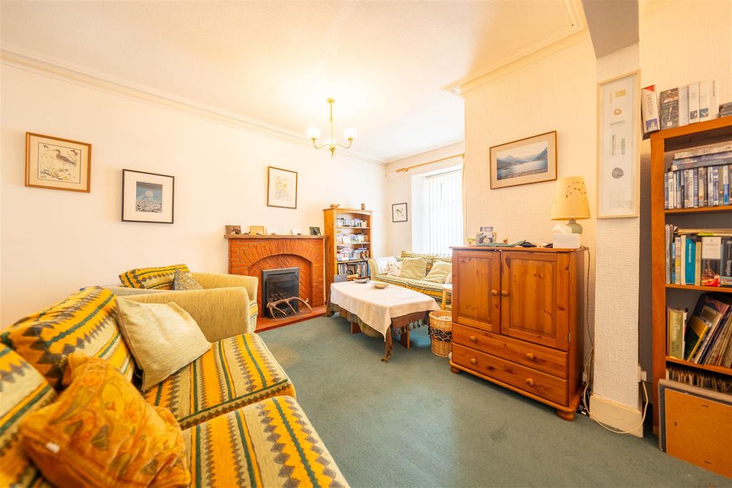 Property photo 3 of 35 Dsc03399-Hdr.Jpg