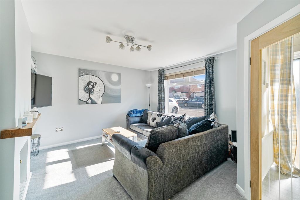 Property photo 3 of 14 Living Room