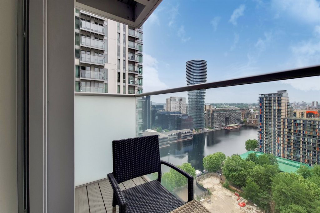 Property photo 3 of 11 Pan Penisula Square