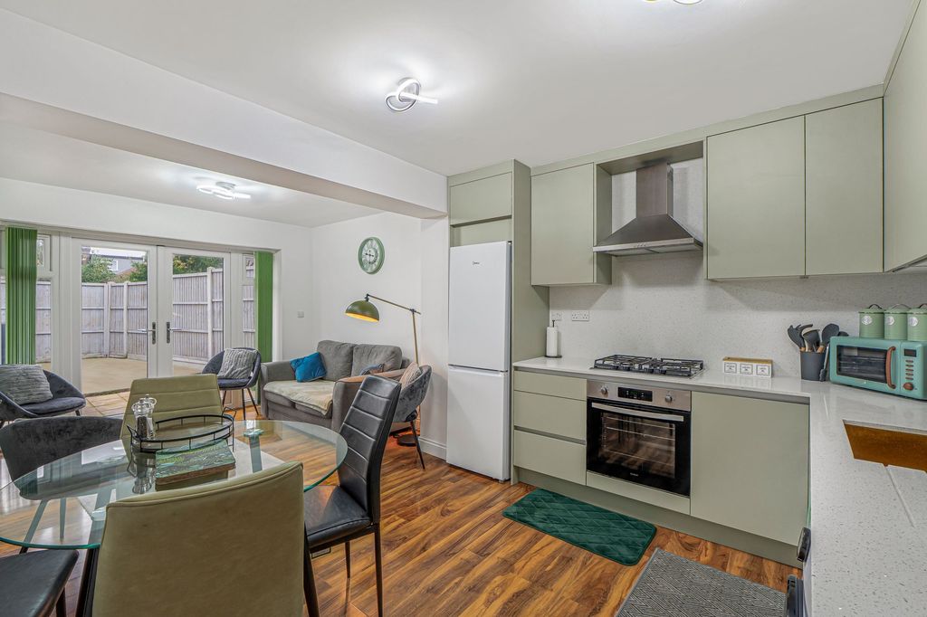 Property photo 3 of 21