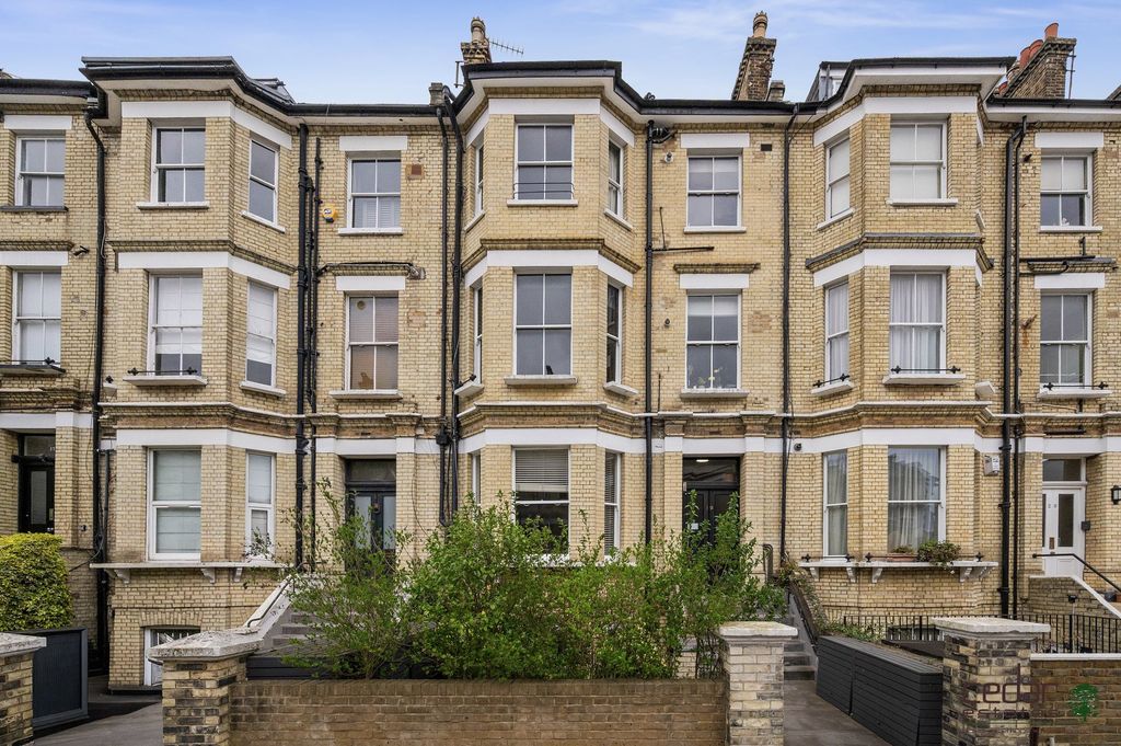 Property photo 2 of 13