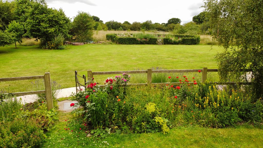 Property photo 3 of 38 1-Field-Cottages05