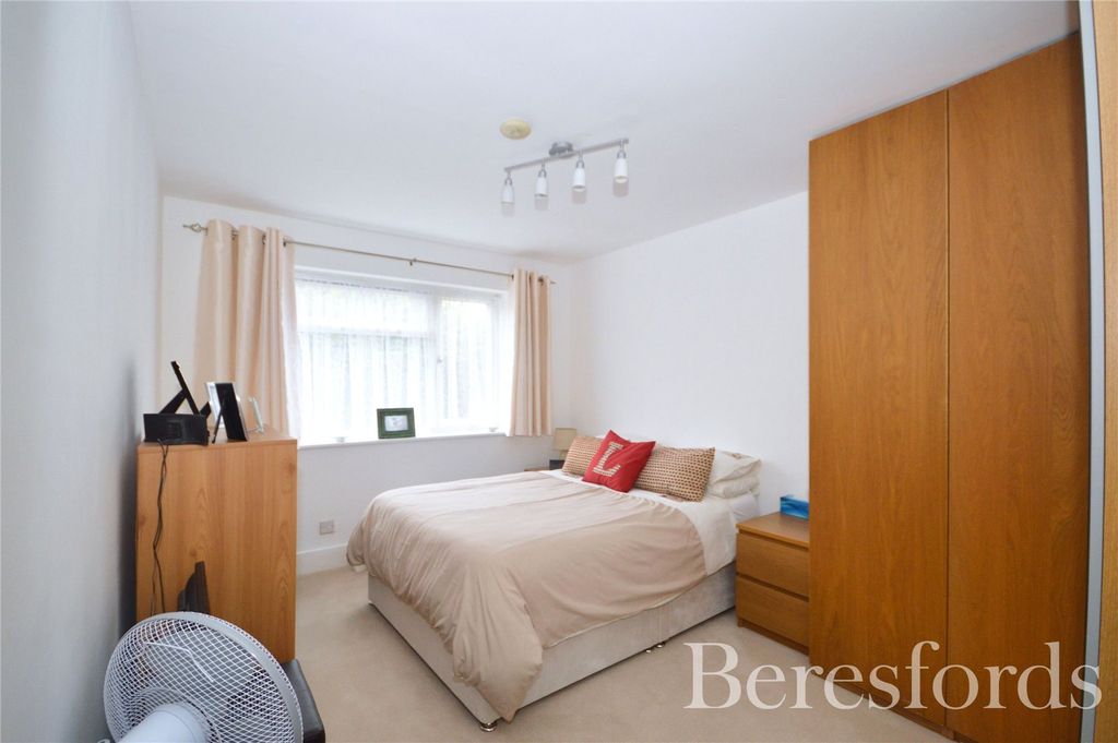 Property photo 3 of 12 5