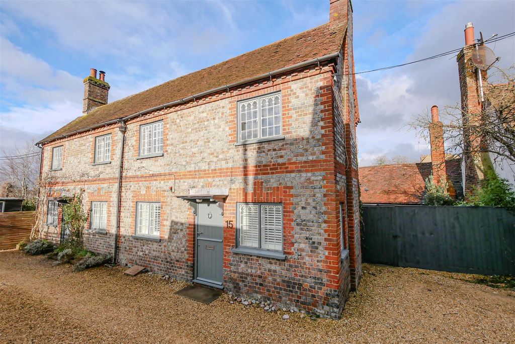 Property photo 1 of 13 Approach