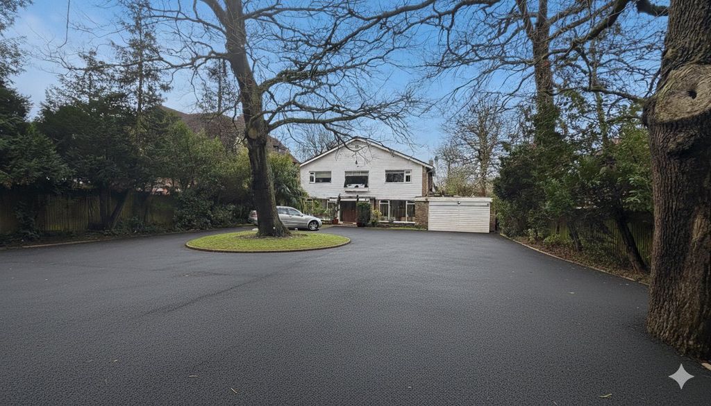 Property photo 1 of 24 Picture No. 12