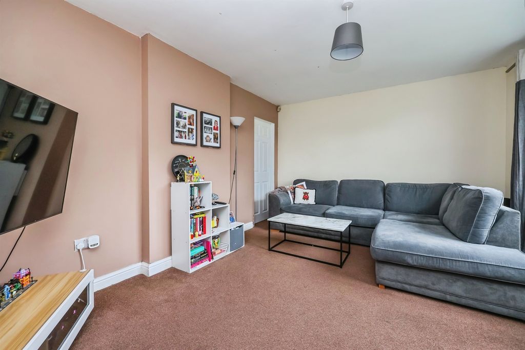 Property photo 3 of 17