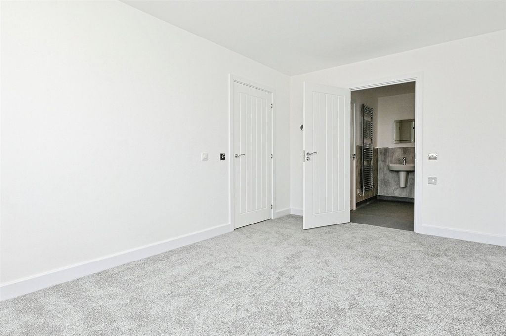 Property photo 3 of 17 Picture No. 04