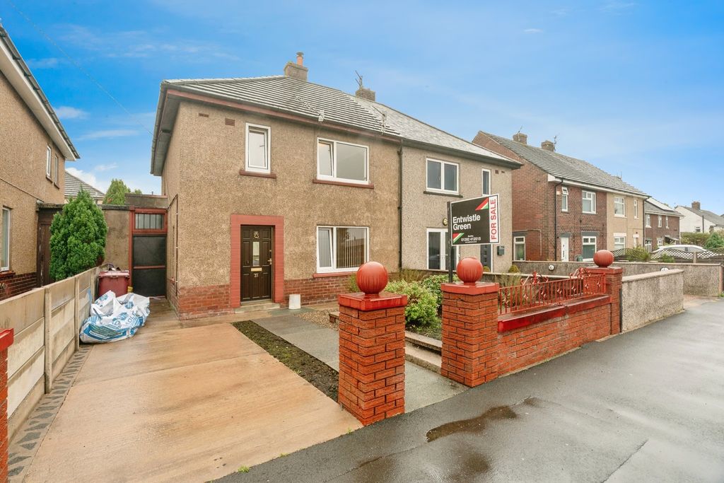 Property photo 1 of 17 Photo