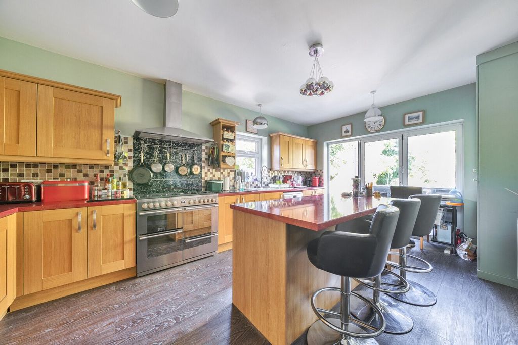 Property photo 2 of 40 Picture No. 27