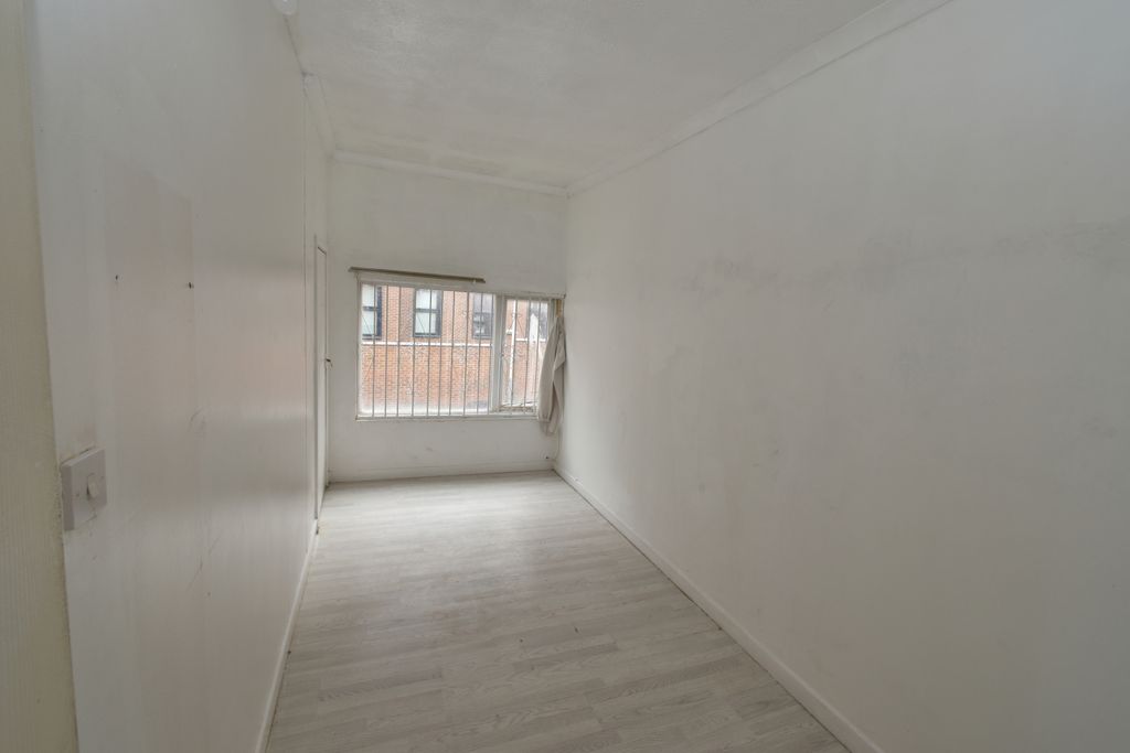 Property photo 3 of 6 Gallery