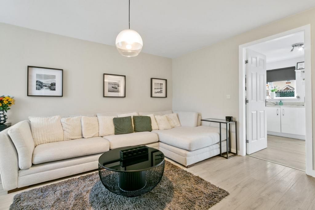 Property photo 2 of 23