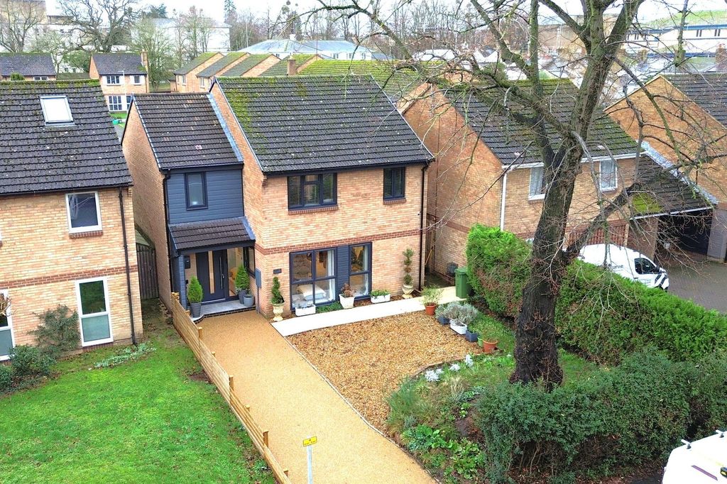 Property photo 1 of 27