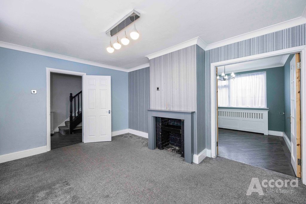 Property photo 2 of 22