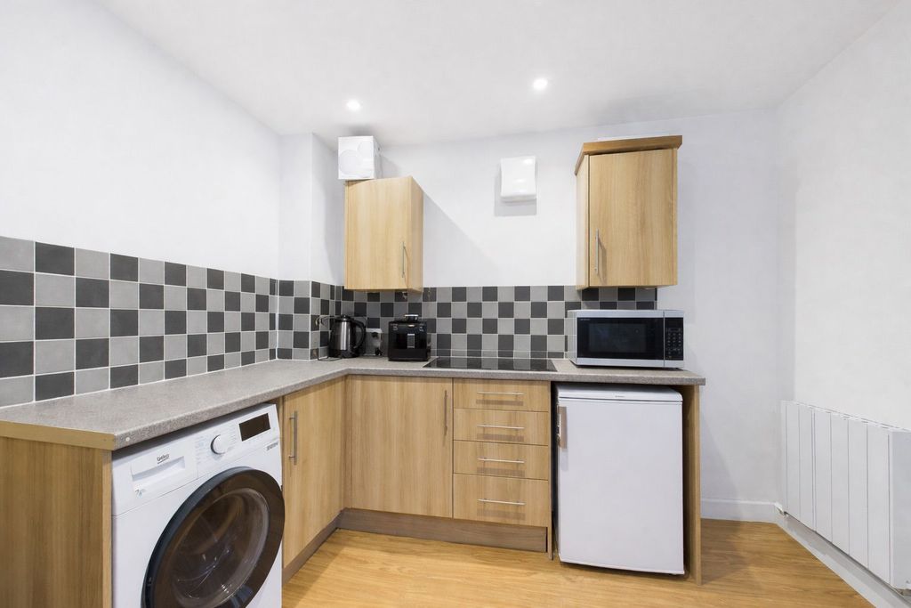 Property photo 3 of 7 Photo 5