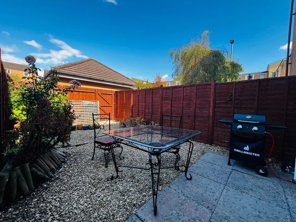 Property photo 2 of 17 Garden