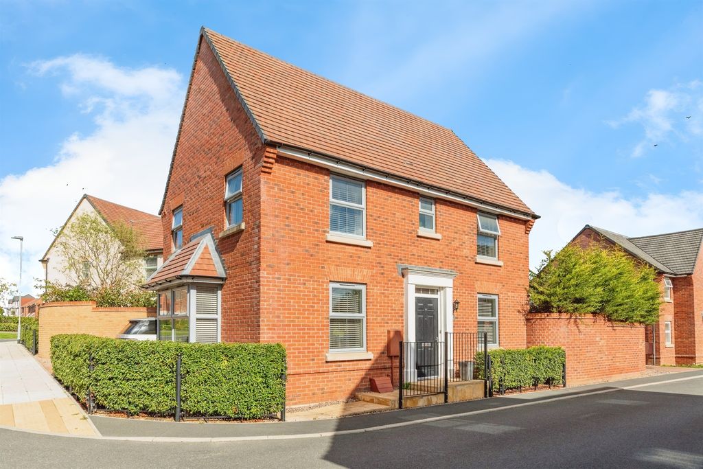 Property photo 1 of 17