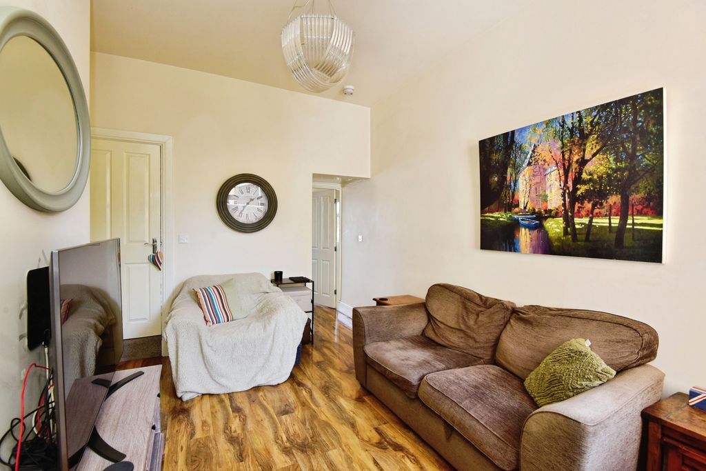 Property photo 2 of 20 Pbox-Img.Jpg