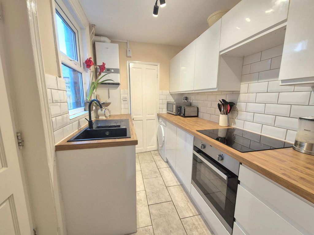 Property photo 2 of 21 Image