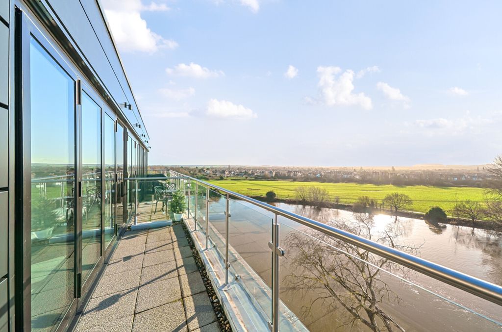 Property photo 3 of 14 1394562-6-6946Ec477d833