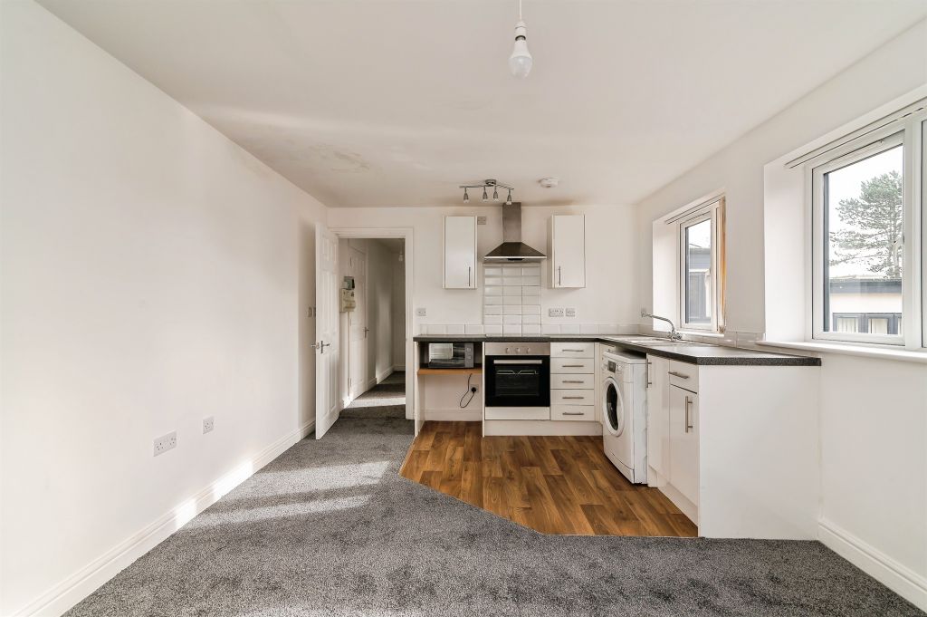 Property photo 3 of 13