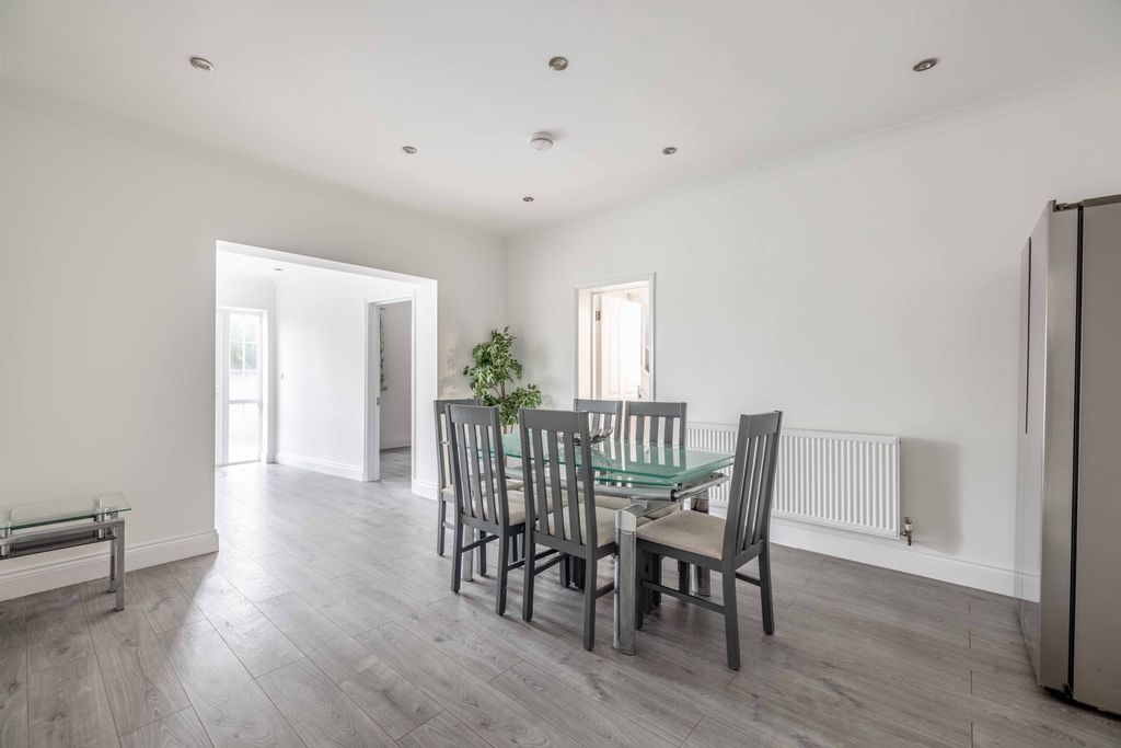 Property photo 2 of 17 211rd (21 Of 23)