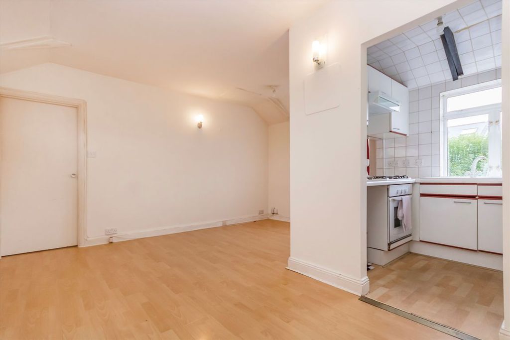 Property photo 1 of 4