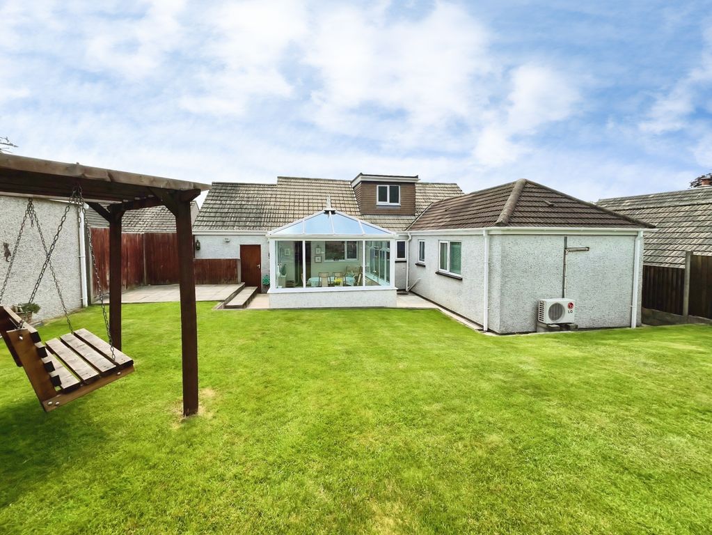 Property photo 2 of 31