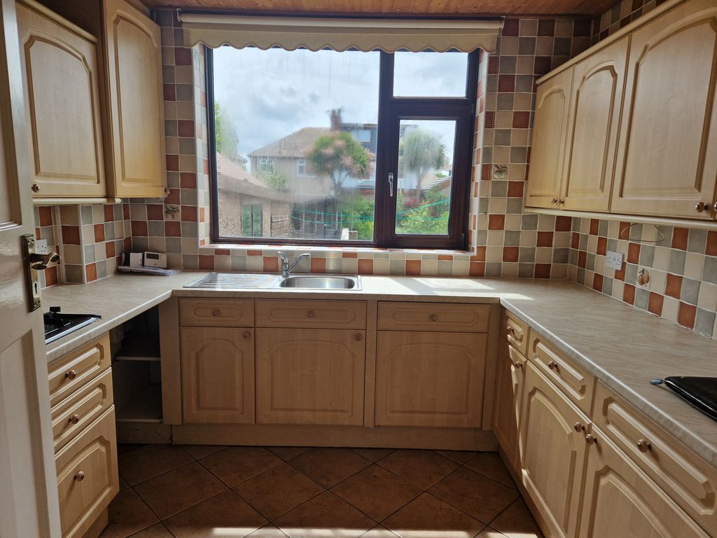 Property photo 3 of 9 1000137856