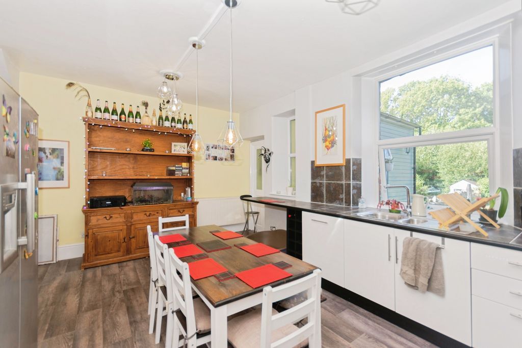 Property photo 3 of 20 Kitchen/Diner