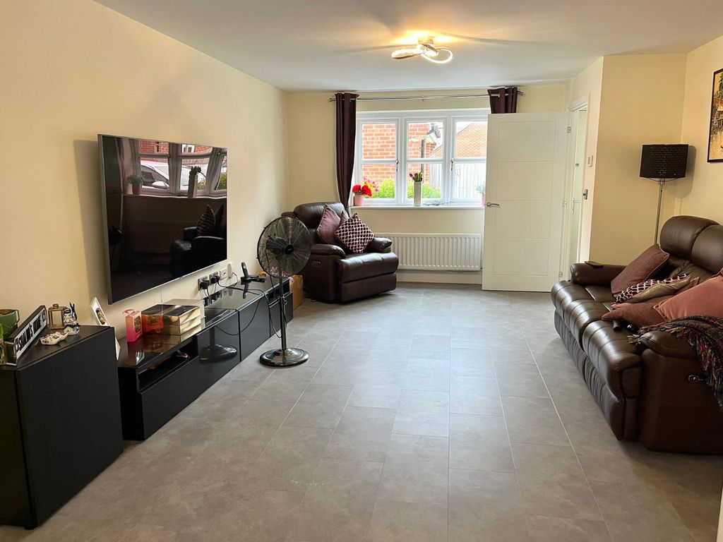 Property photo 3 of 15 Picture No. 04