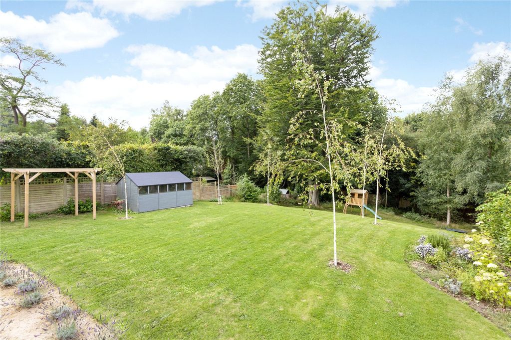 Property photo 3 of 18 Garden