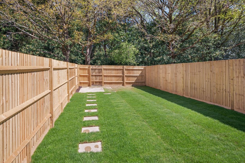 Property photo 2 of 12 Picture No. 31