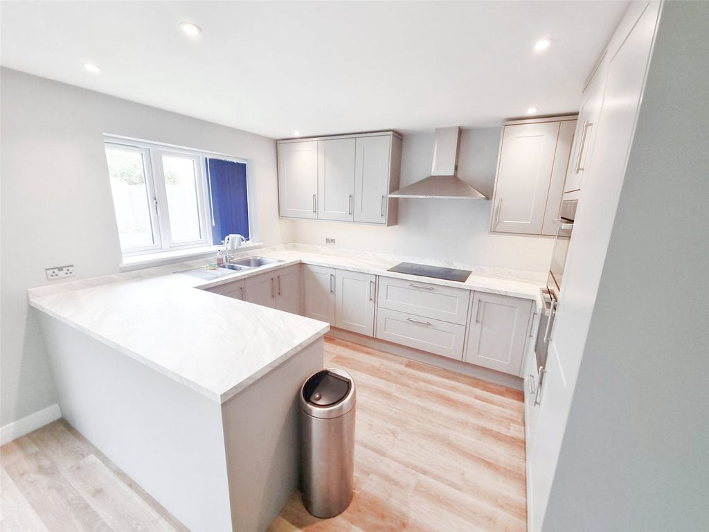 Property photo 3 of 15 Picture No. 30