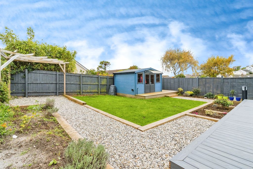 Property photo 3 of 17 Photo